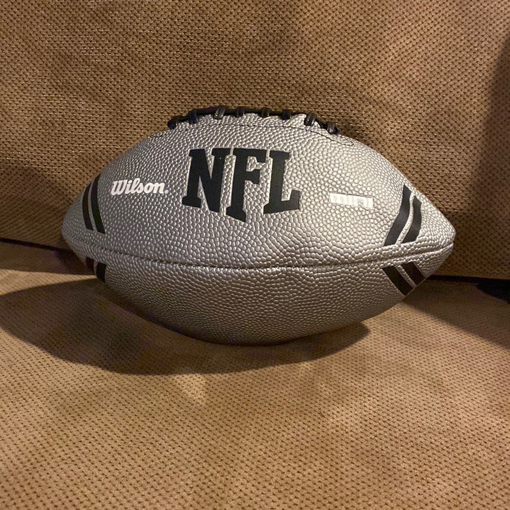 NFL, Wilson mini football